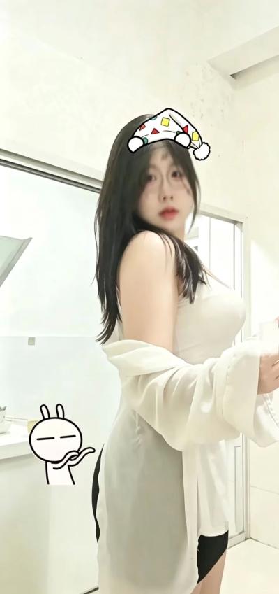青山湖饱满小嫩妹