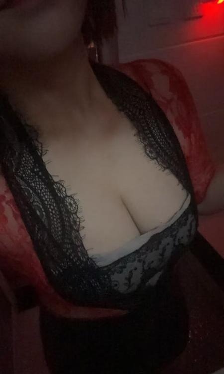 徐东大奶媚娘
