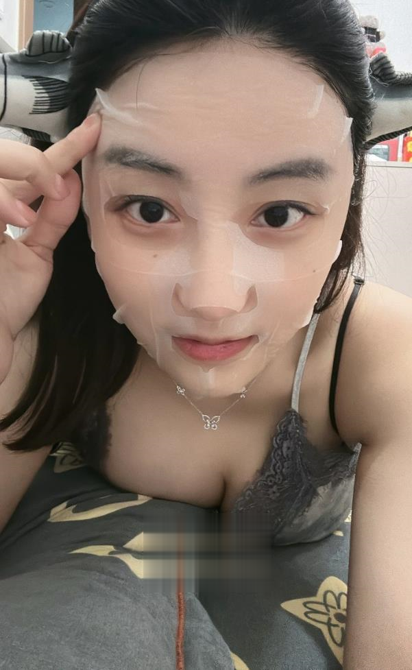 极品粉嫩妹子身材超好
