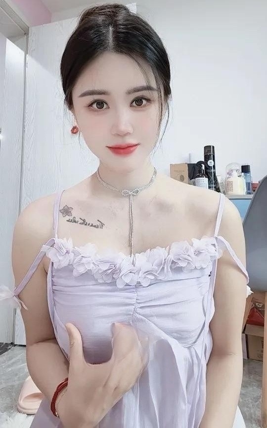 新人兼职三点粉嫩