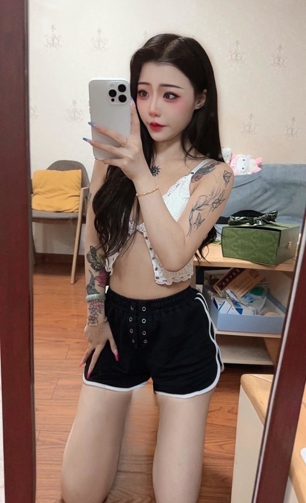 十分热情的性欲妹子