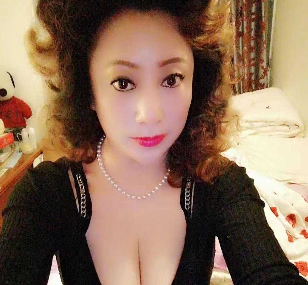 高挑熟女抓龙筋