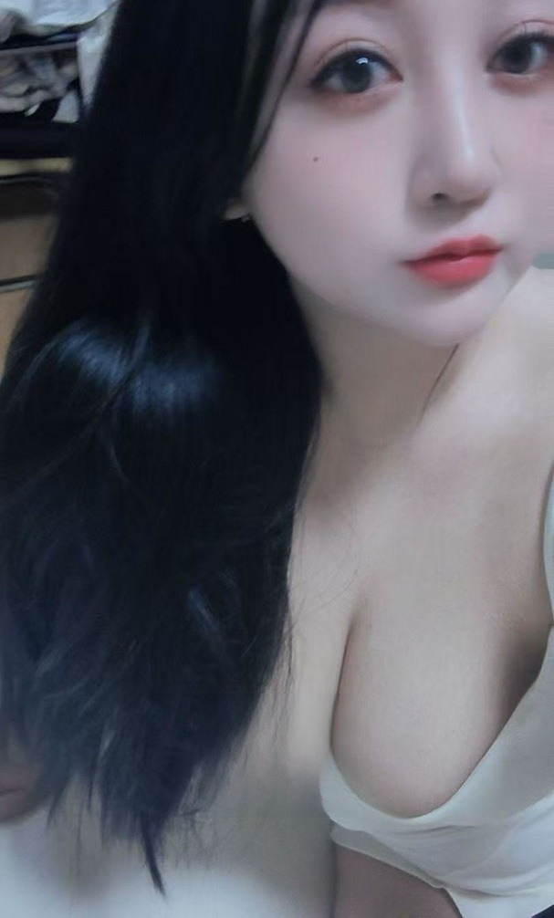 大奶骚妇小雅